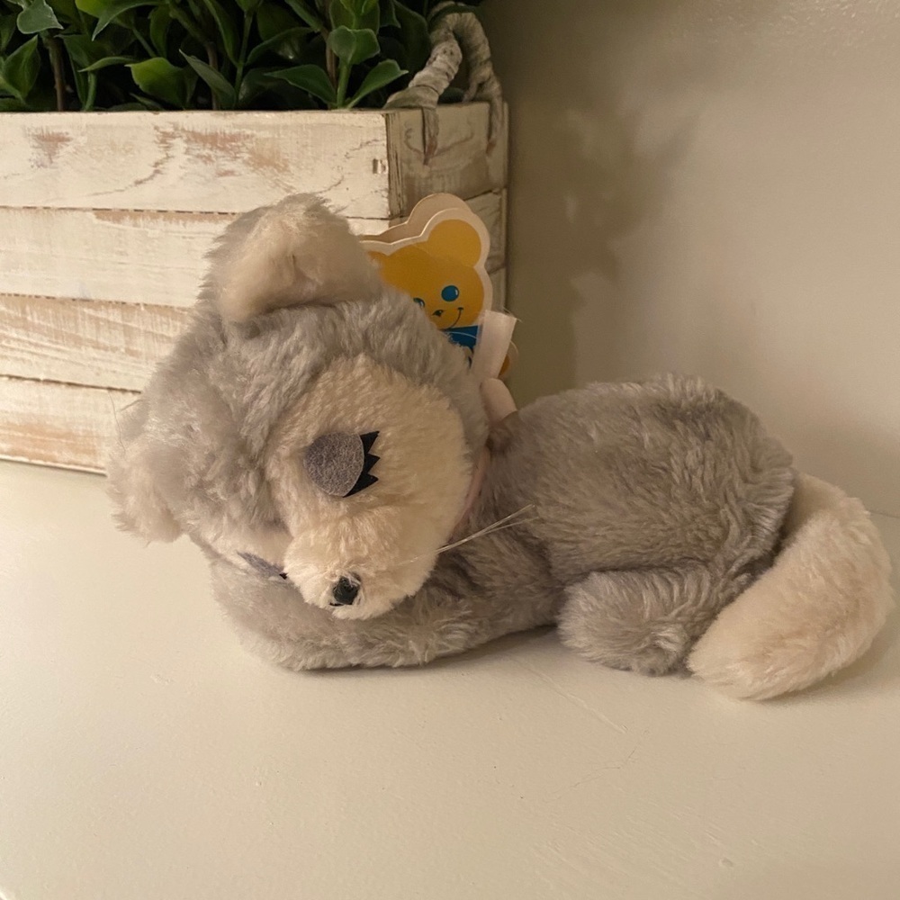 Dakin Snoozy Suzy 1978 Lying Down Retro Stuffed Animal Ground NutShells Filled